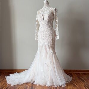 Long sleeve Wedding Dress with train